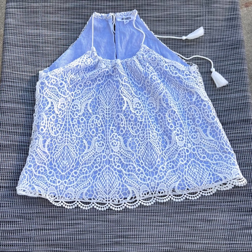BB Dakota White Lace Halter Top Blue Size Medium Great Condition